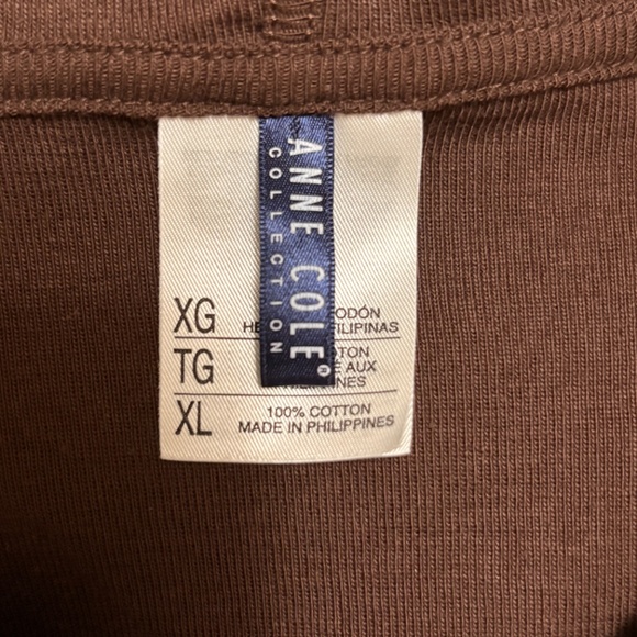 Ann Cole - Picture 3 of 3